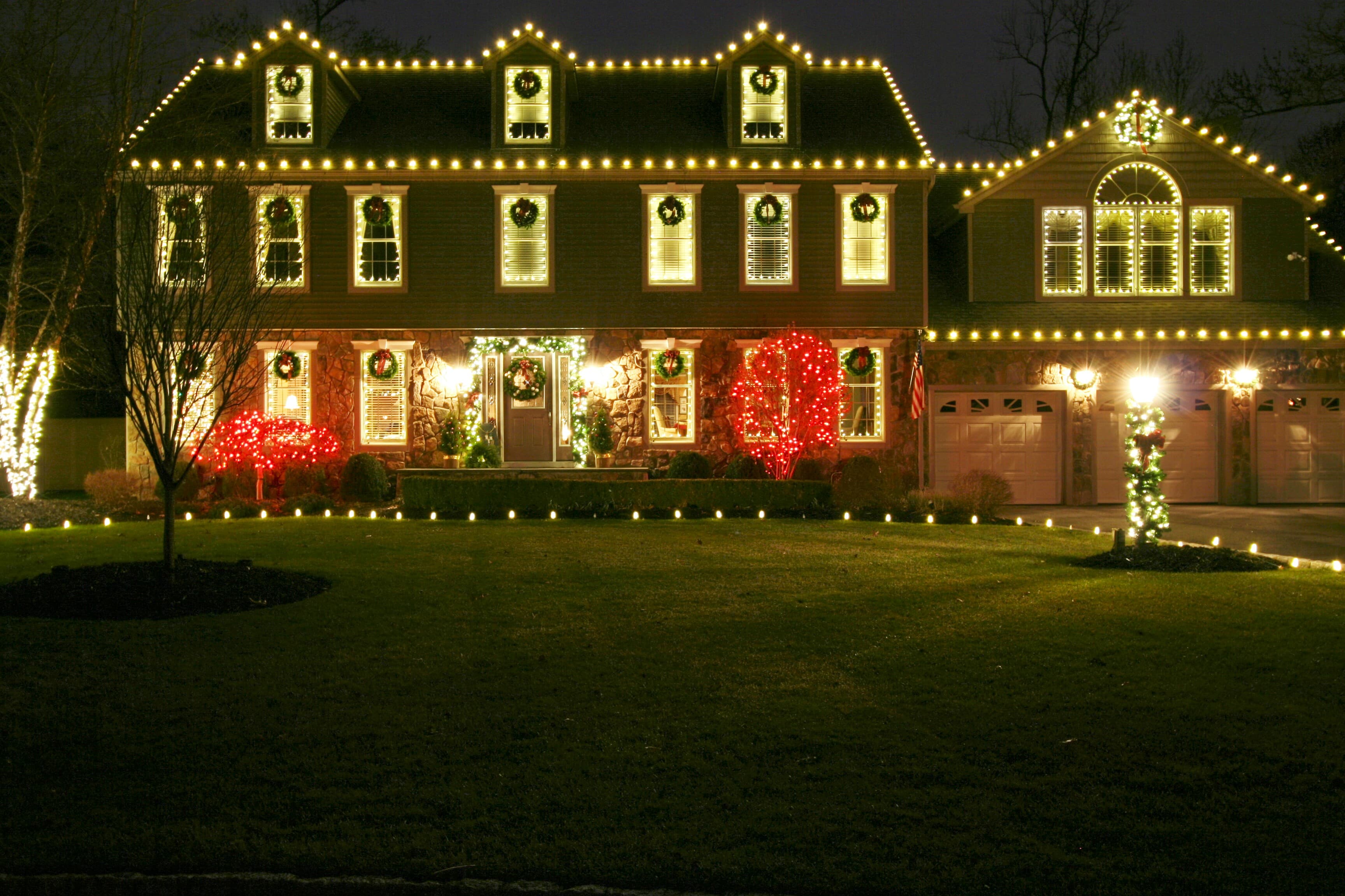 DePaola home Christmas light install
