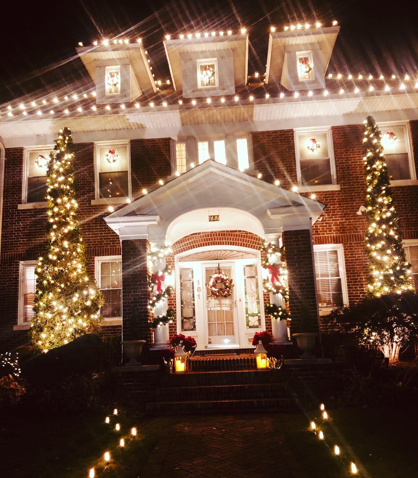 Soto home finished Christmas lighting